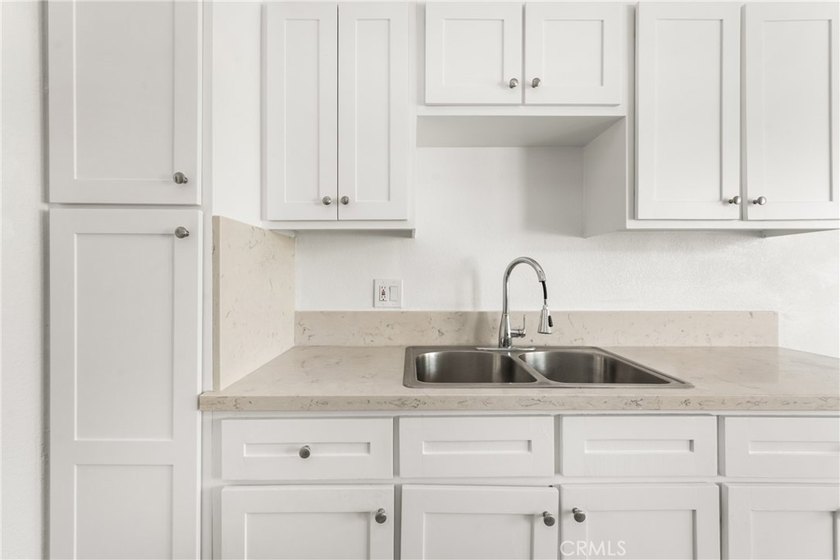 Excellent opportunity to acquire a well-maintained, fully leased - photo 30