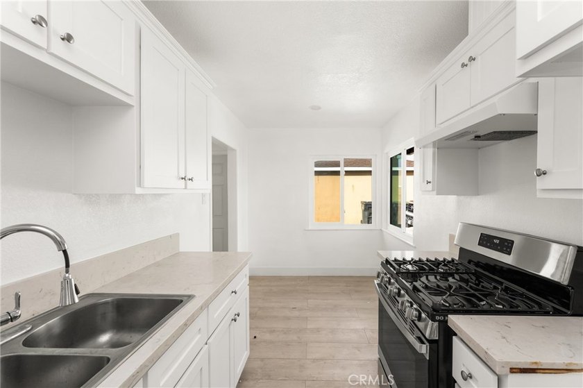 Excellent opportunity to acquire a well-maintained, fully leased - photo 31