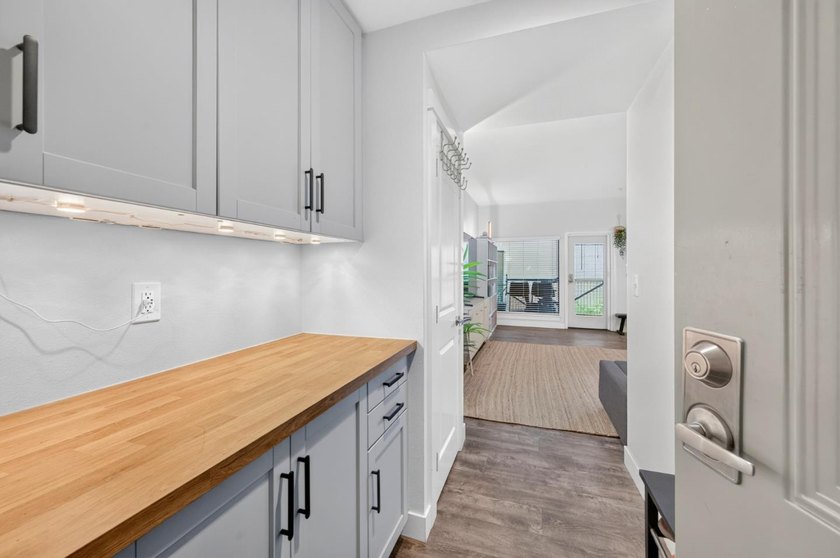 Downtown San Jose Gem! One of the largest 1-bedroom floor plans - photo 2