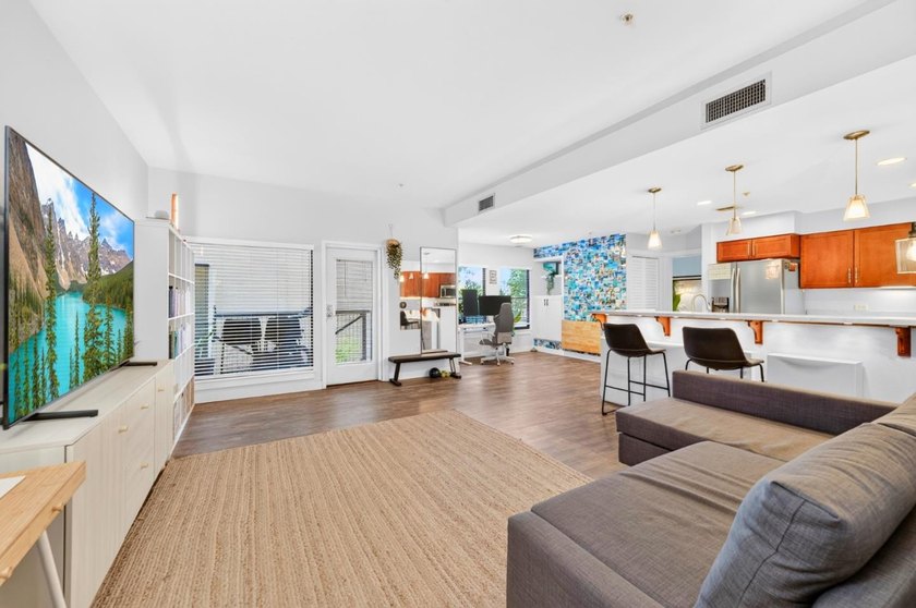 Downtown San Jose Gem! One of the largest 1-bedroom floor plans - photo 10