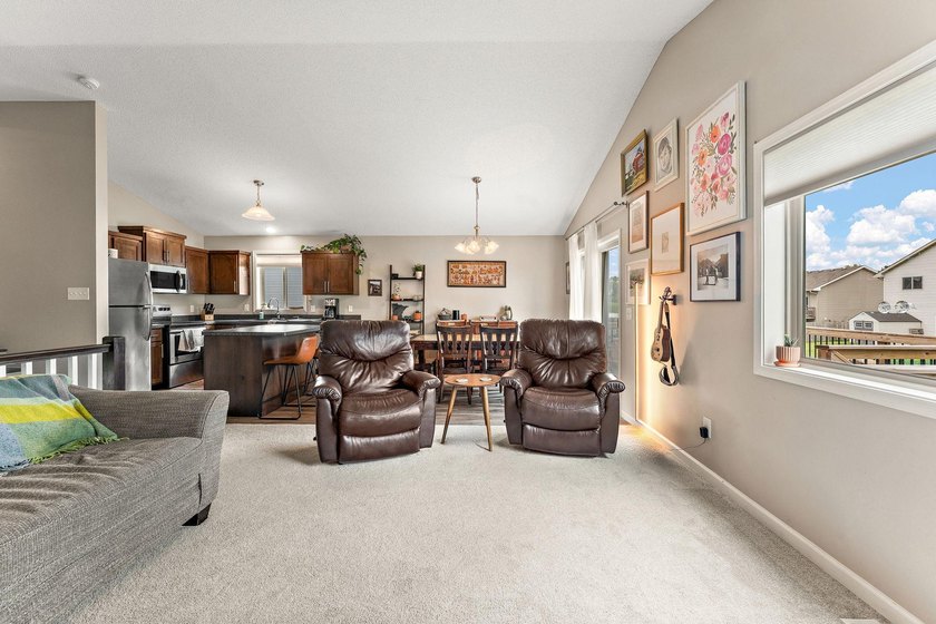 Picture Perfect home in Cross Lake Preserve, featuring all three - photo 4