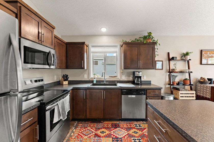 Picture Perfect home in Cross Lake Preserve, featuring all three - photo 6