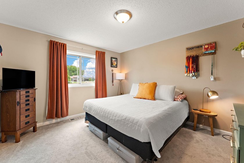 Picture Perfect home in Cross Lake Preserve, featuring all three - photo 10
