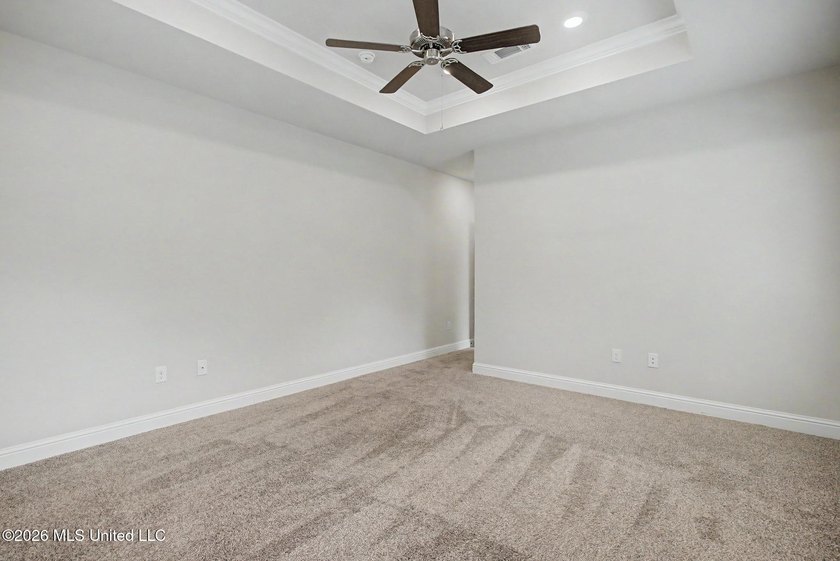 Adorable 4-bedroom home conveniently located near shopping - photo 8