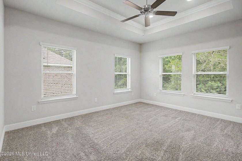 Adorable 4-bedroom home conveniently located near shopping - photo 10