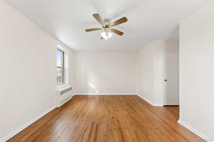 Step into this beautifully refreshed 2-bedroom, 1.5-bathroom - photo 14