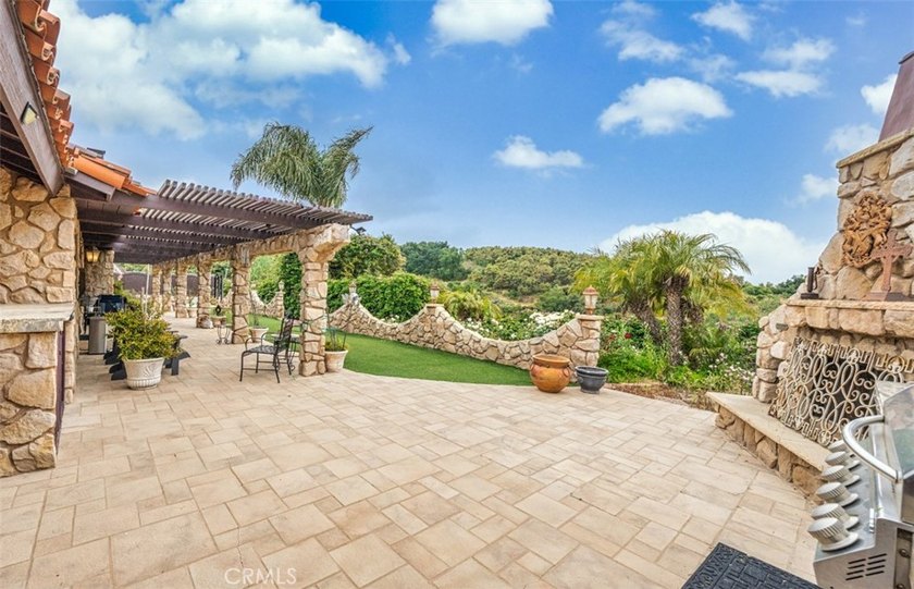 Beautiful one-story home in De Luz, total lot area of 27+ acres - photo 26