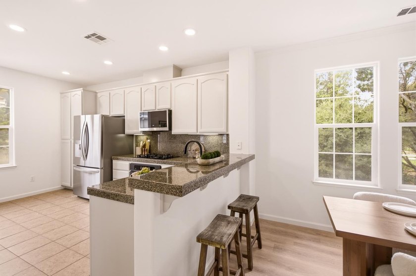 Welcome to 5328 Haskel Ct, a beautifully maintained end-unit - photo 9