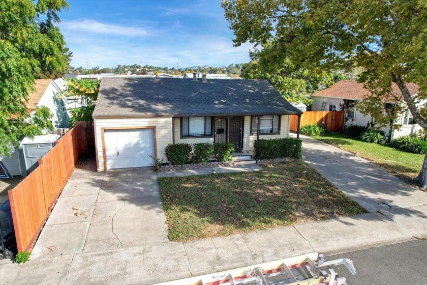 This 3-bedroom, 2-bath home offers 1,215 square feet of - photo 39