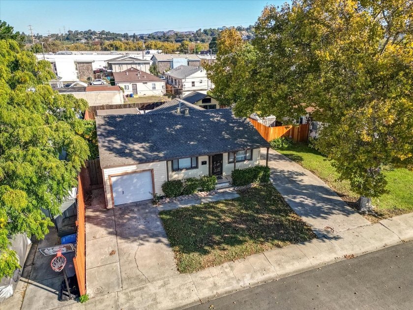 This 3-bedroom, 2-bath home offers 1,215 square feet of - photo 42