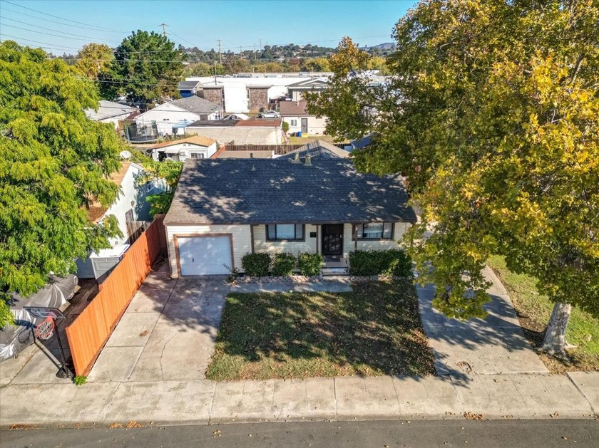 This 3-bedroom, 2-bath home offers 1,215 square feet of - photo 43