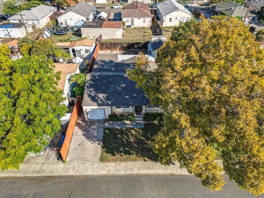 This 3-bedroom, 2-bath home offers 1,215 square feet of - photo 45