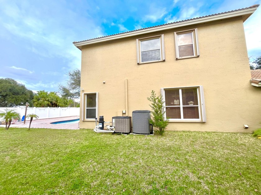 Discover your piece of paradise at 5012 Victoria Circle, located - photo 5