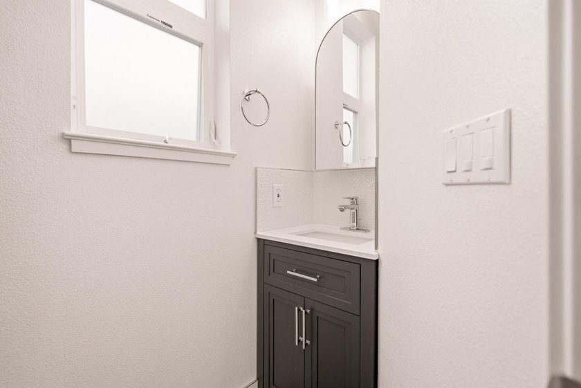 SELLER FINANCING AVAILABLE. Welcome to 1721 Middlefield Rd, a - photo 6