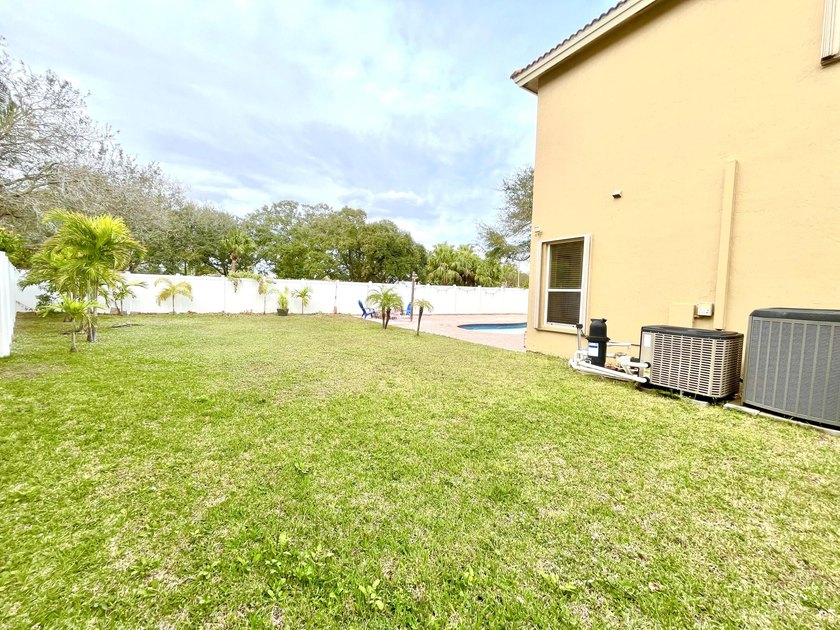 Discover your piece of paradise at 5012 Victoria Circle, located - photo 6