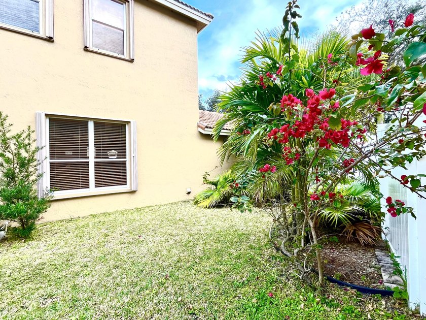 Discover your piece of paradise at 5012 Victoria Circle, located - photo 7