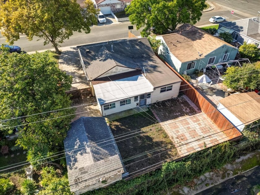 This 3-bedroom, 2-bath home offers 1,215 square feet of - photo 50