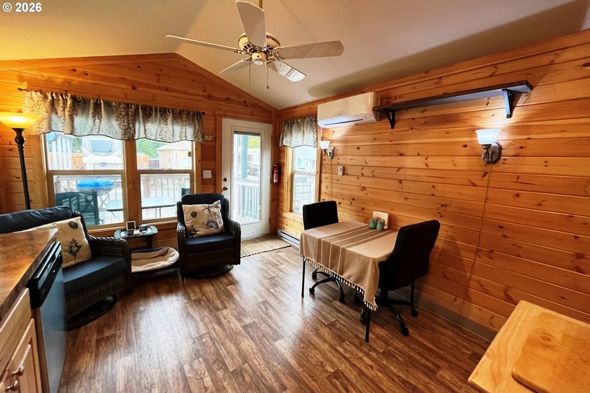 Escape to your own fully furnished retreat just moments from - photo 6