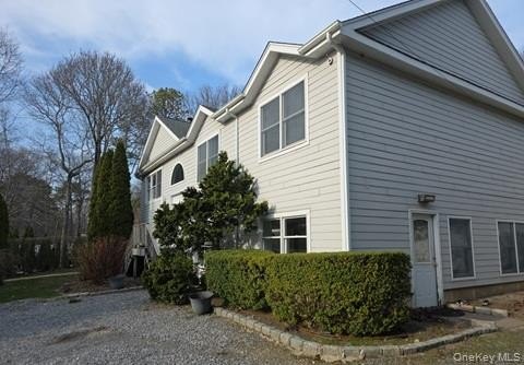 Come and see this recently refreshed, spacious Hi-Ranch in - photo 2