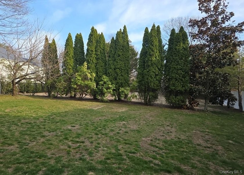Come and see this recently refreshed, spacious Hi-Ranch in - photo 7