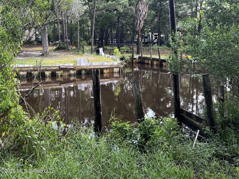 Large waterfront home with multiple living areas, great spot for - photo 8