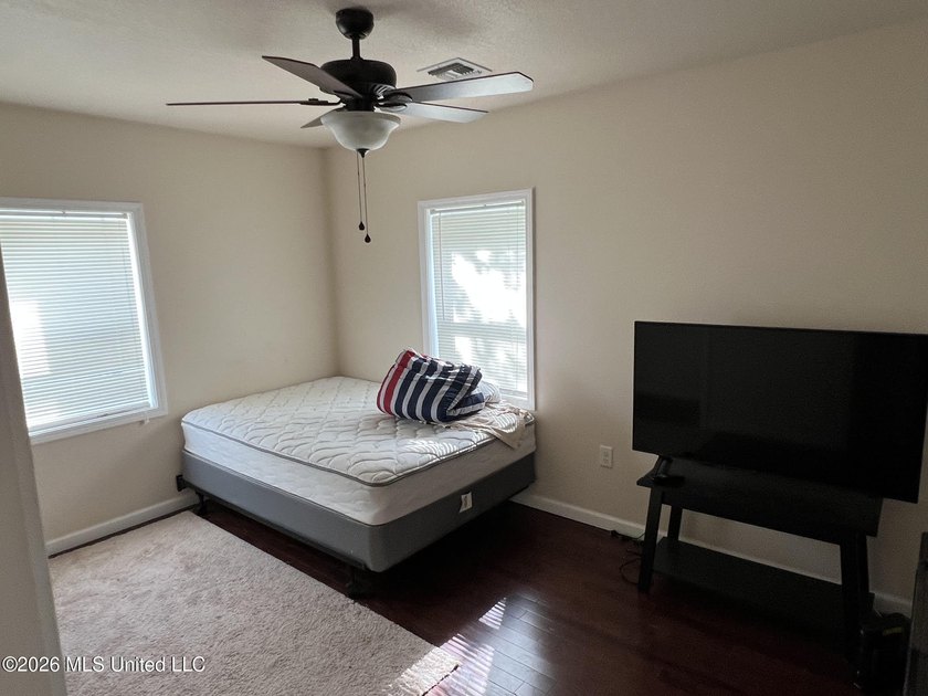 Two level home facing water front canal, fish from your backyard - photo 8
