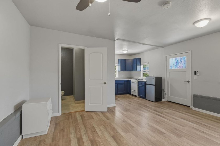 Welcome to 16640 Los Banos St in Ashland between San Leandro and - photo 30