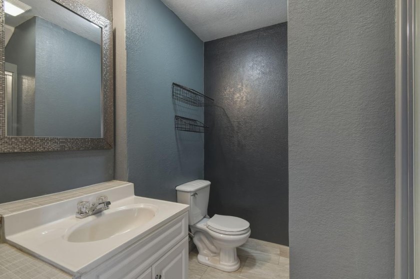 Welcome to 16640 Los Banos St in Ashland between San Leandro and - photo 31
