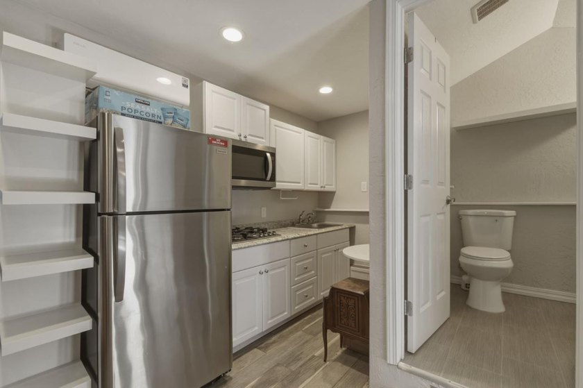 Welcome to 16640 Los Banos St in Ashland between San Leandro and - photo 33