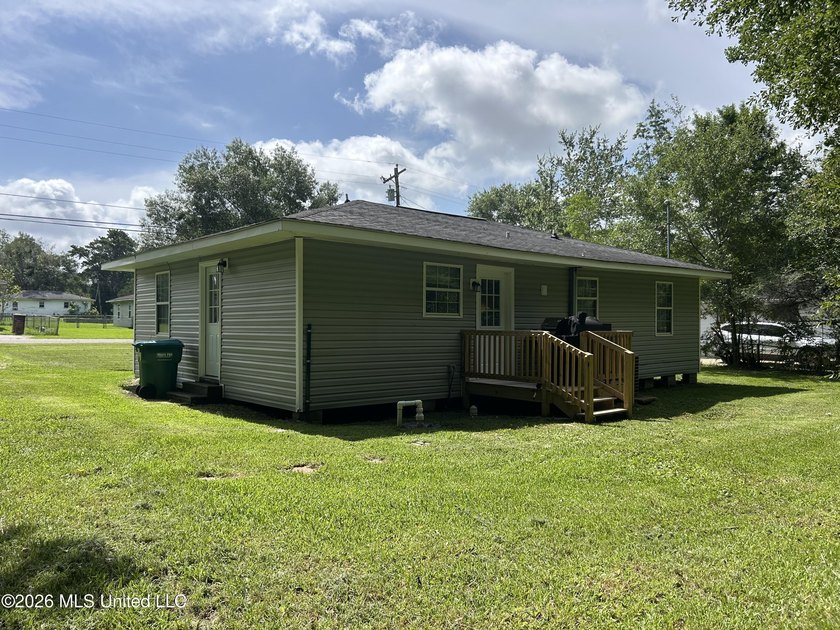 Perfect Starter Home or Investment Property!! Centrally located - photo 6