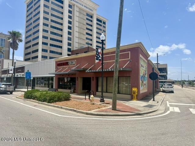 Wonderful downtown building with two separate units, fully - photo 2