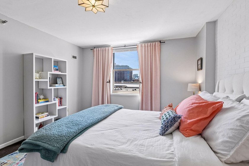 Enjoy sunny South-facing skyline views from this beautifully - photo 18