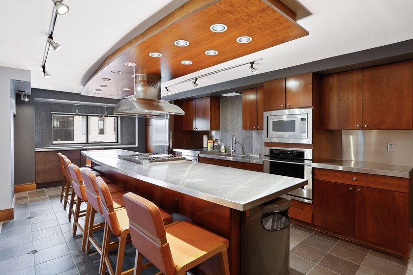 Enjoy sunny South-facing skyline views from this beautifully - photo 34