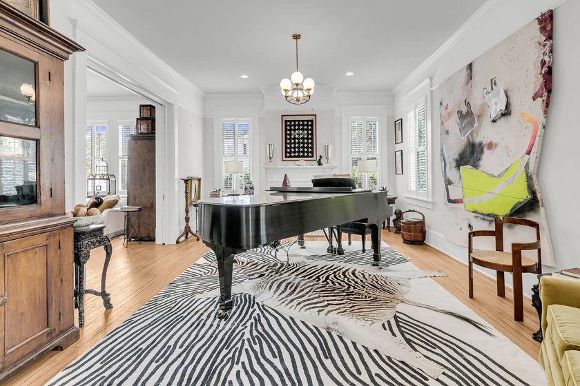 Price Reduction !!! A rare and unique opportunity. This historic - photo 13
