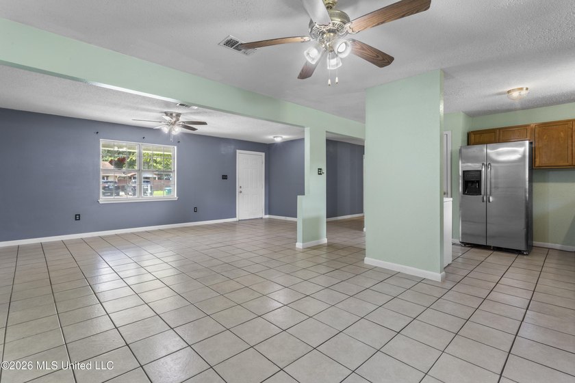 Great Home on a Quiet Street! This well-maintained 3-bedroom - photo 15