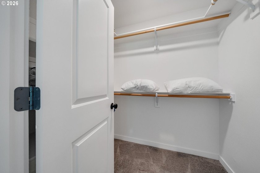 Here is the coastal property for you! This beautiful great room - photo 15