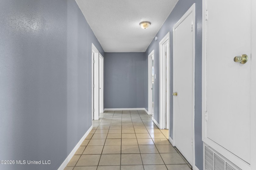 Great Home on a Quiet Street! This well-maintained 3-bedroom - photo 16