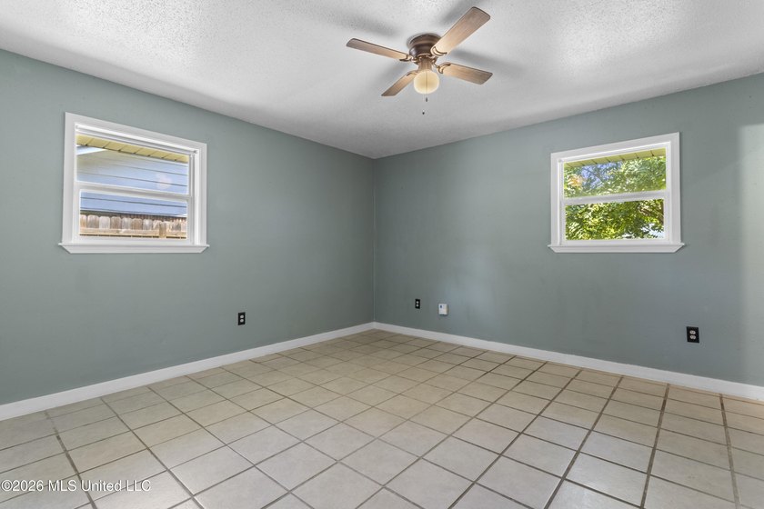 Great Home on a Quiet Street! This well-maintained 3-bedroom - photo 17