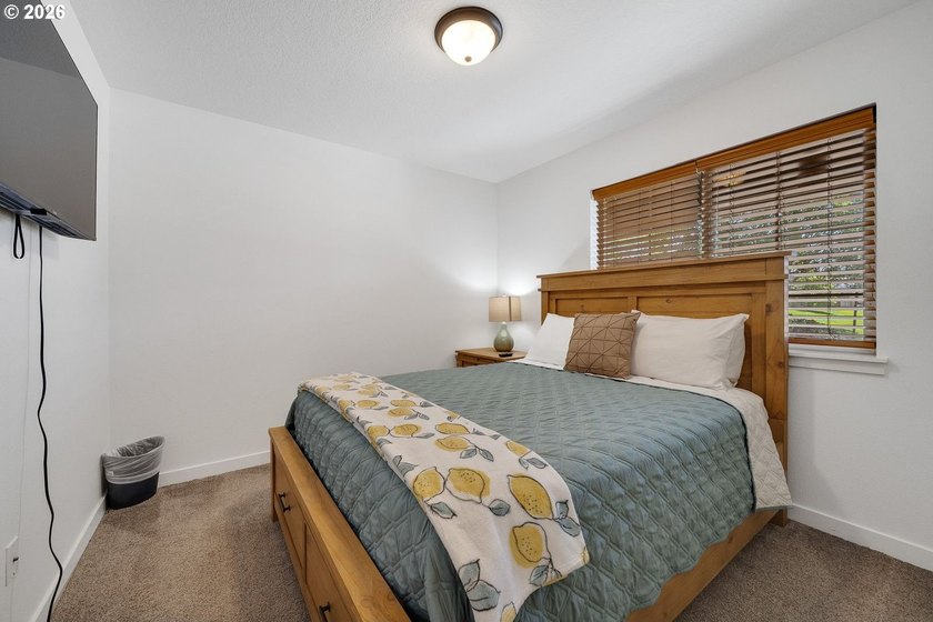 Here is the coastal property for you! This beautiful great room - photo 17