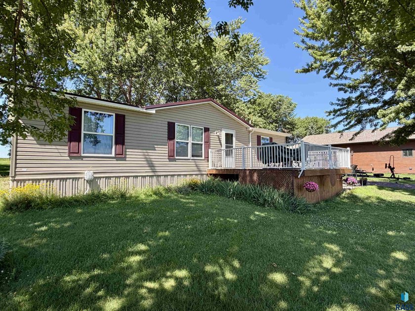Welcome to the lake life on Pommier Lane, nestled in the - photo 19
