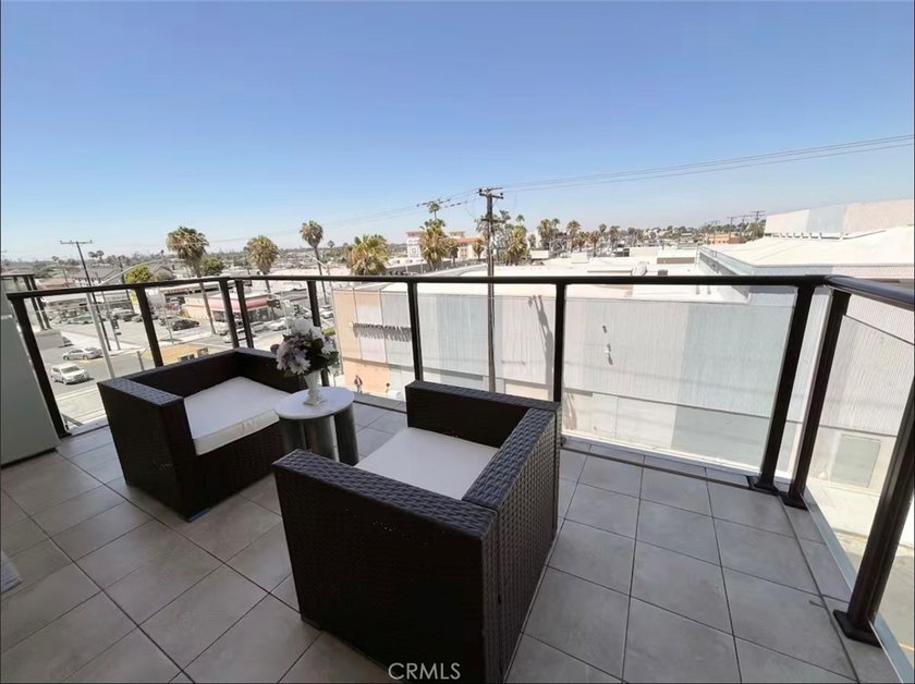Beautiful condo with the area of 1,230 square feet, including - photo 21