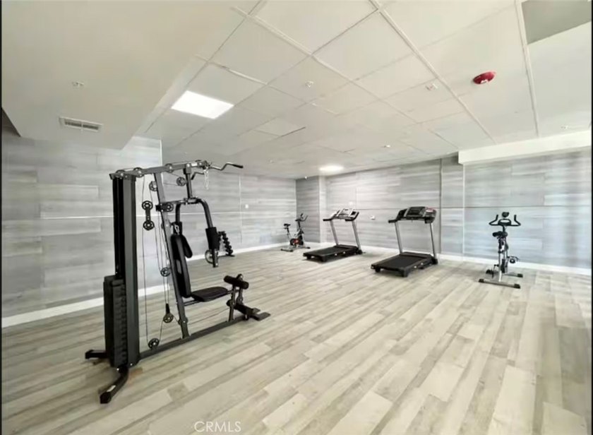 Beautiful condo with the area of 1,230 square feet, including - photo 23