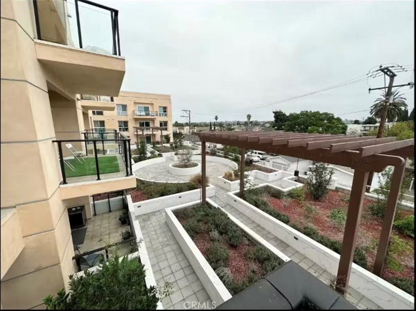 Beautiful condo with the area of 1,230 square feet, including - photo 28