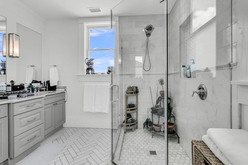 Price Reduction !!! A rare and unique opportunity. This historic - photo 32