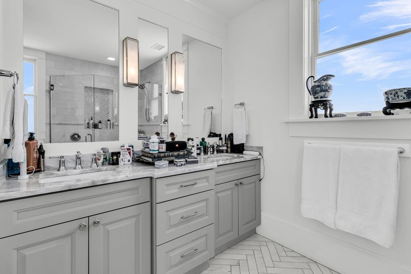 Price Reduction !!! A rare and unique opportunity. This historic - photo 33