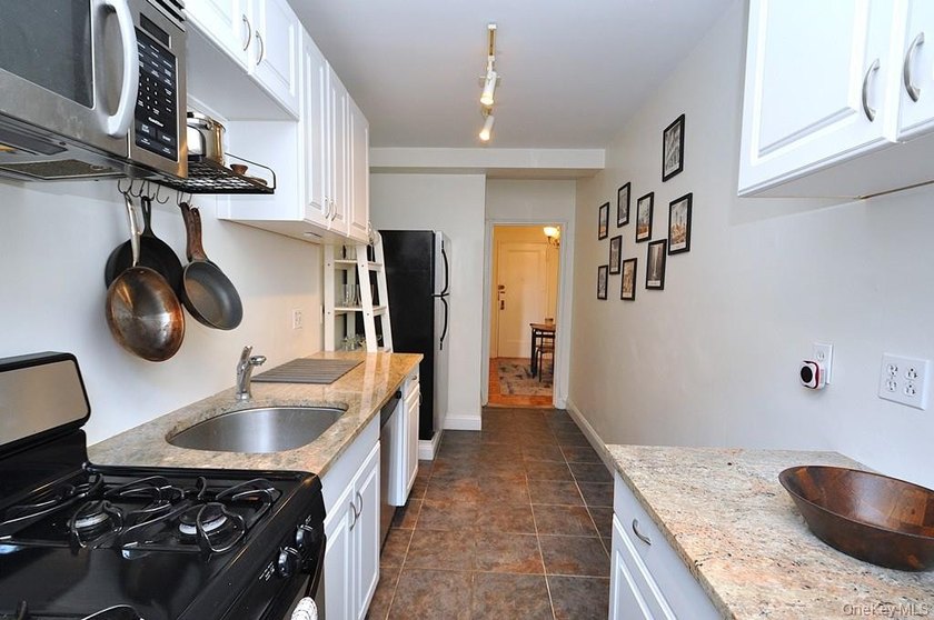 Only 10% down for this Stunning Renovated Co-op Studio Close to - photo 13
