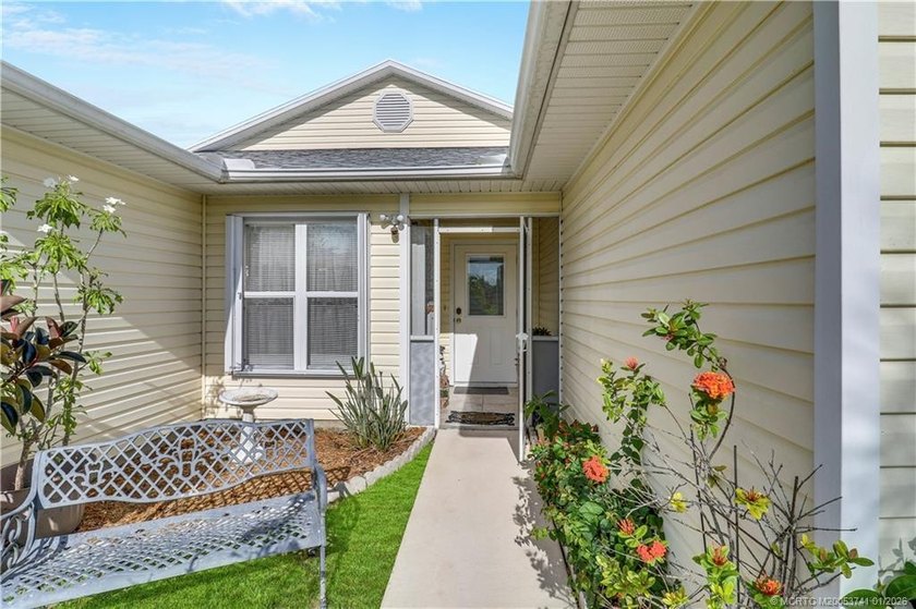 Welcome to this charming, well maintained 2-bedroom, 2-bath home - photo 4