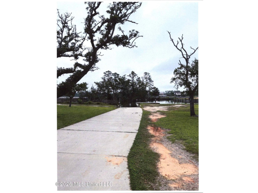 Premium water view lot with 0.47 acres and a deeded part owner - photo 2