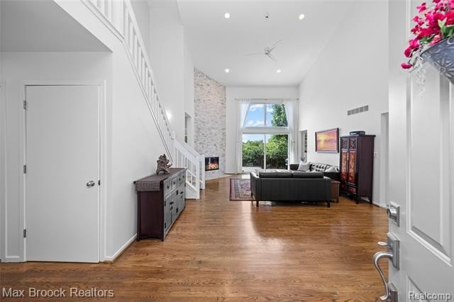 Welcome home to 4860 Lagoons Circle! This exceptional - photo 7