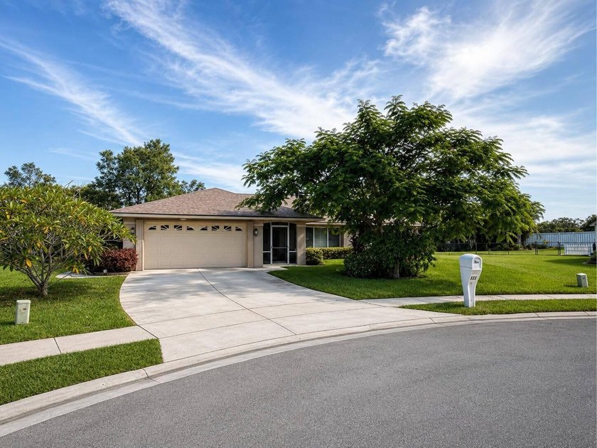 REMODELED 3-bedroom, 2-bath lakefront POOL home on 9500+ sq ft - photo 4